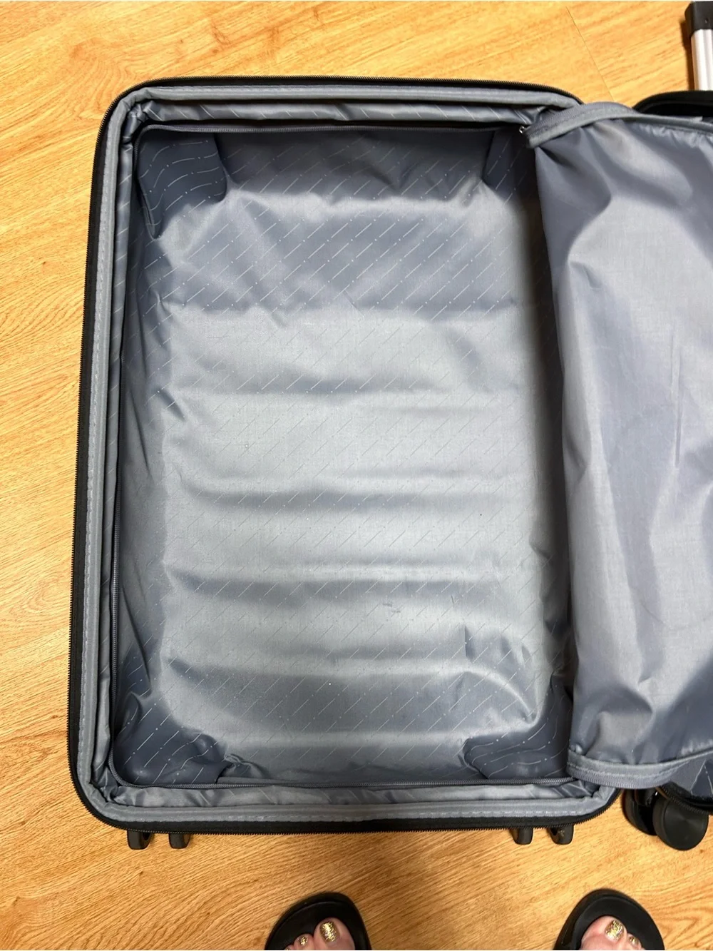 Expandable Black Hardshell Spinner Luggage - Travel-Ready Carry-On